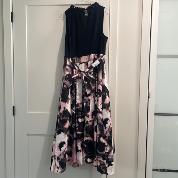 High Low Belted Patterned Dress - Picture 4 of 7